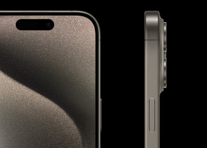 Apple iPhone 15 Pro dettaglio ravvicinato design in titanio